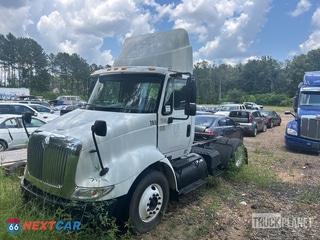2006 International 8600 2006 International 8600 4x2 S/A Day Cab Truck Tractor