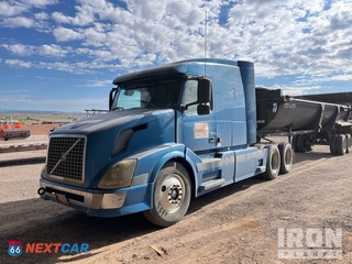 2005 Volvo Vnl 2005 Volvo VNL 6x4 T/A Sleeper Truck Tractor