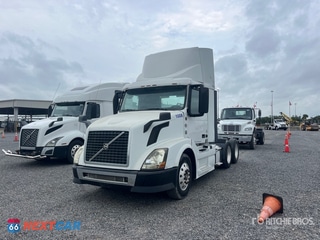 2015 Volvo Vnl 300 2015 Volvo VNL300 6x4 T/A Day Cab Truck Tractor