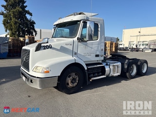 2015 Volvo Vnm 2015 Volvo VNM 6x4 T/A Day Cab Truck Tractor (Inoperable)