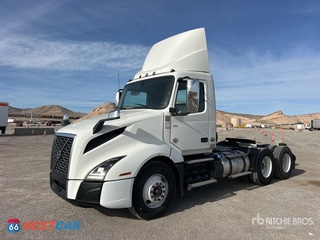 2020 Volvo Vnl 300 2020 Volvo VNL300 6x4 T/A Day Cab Truck Tractor