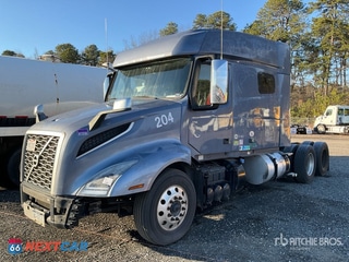 2019 Volvo Vnl 740 2019 Volvo VNL740 6x4 T/A Sleeper Truck Tractor (Inoperable)