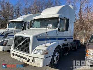 2014 Volvo Vnm 2014 Volvo VNM 6x4 T/A Sleeper Truck Tractor