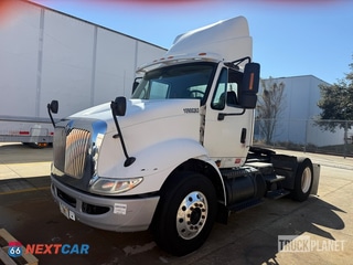 2009 International 8600 2009 International 8600 4x2 S/A Day Cab Truck Tractor