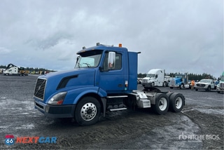 2007 Volvo Vnl 300 2007 Volvo VNL300 6x4 T/A Day Cab Truck Tractor