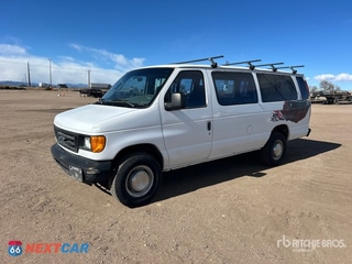 2005 Ford E-350 2005 Ford E-350 Passenger Van