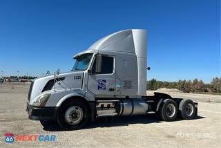 2011 Volvo Vnl 2011 Volvo VNL 6x4 T/A Sleeper Truck Tractor