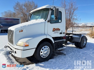 2005 Volvo Vnm 2005 Volvo VNM 4x2 S/A Day Cab Truck Tractor