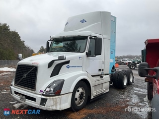 2016 Volvo Vnl 300 2016 Volvo VNL300 CNG 6x4 T/A Day Cab Truck Tractor (Inoperable)