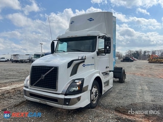 2017 Volvo Vnl 300 2017 Volvo VNL300 CNG 4x2 S/A Day Cab Truck Tractor
