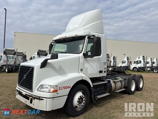2017 Volvo Vnm 2017 Volvo VNM 6x4 T/A Day Cab Truck Tractor