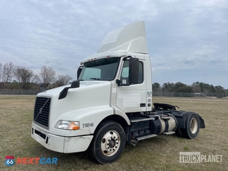 2016 Volvo Vnm 42 T 2016 Volvo VNM42T 4x2 S/A Day Cab Truck Tractor