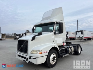 2016 Volvo Vnm 2016 Volvo VNM 4x2 S/A Day Cab Truck Tractor