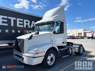 2016 Volvo Vnm 2016 Volvo VNM 4x2 S/A Day Cab Truck Tractor