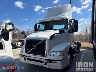 2017 Volvo Vnm 2017 Volvo VNM 6x4 T/A Day Cab Truck Tractor (Inoperable)
