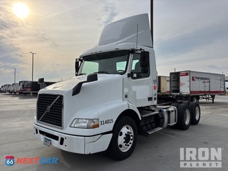 2014 Volvo Vnm 2014 Volvo VNM 6x4 T/A Day Cab Truck Tractor