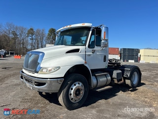 2006 International 4400 2006 International 4400 S/A Day Cab Truck Tractor