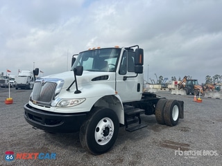 2010 International 4400 2010 International 4400 4x2 S/A Day Cab Truck Tractor