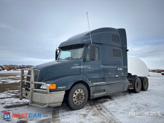 2013 Volvo Vn 2013 Volvo VN 6x4 T/A Sleeper Truck Tractor
