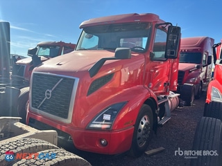 2022 Volvo Vnr 2022 Volvo VNR 6x2 T/A Day Cab Truck Tractor (Inoperable)
