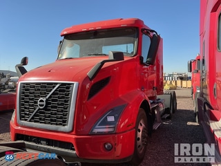 2022 Volvo Vnr 2022 Volvo VNR 6x2 T/A Day Cab Truck Tractor (Inoperable)