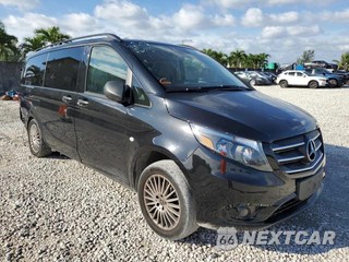 2019 MERCEDES-BENZ METRIS