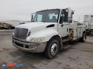 2003 INTERNATIONAL 4000 4300