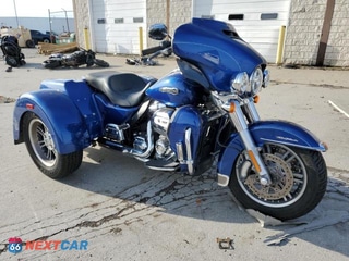 2017 HARLEY-DAVIDSON FLHTCUTG TRI GLIDE ULTRA