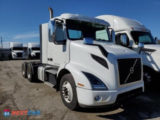 2019 VOLVO VNR