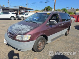 2000 Toyota Sienna LE 114.2" WB