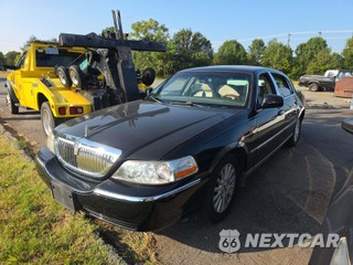 2004 Lincoln Town Car Ultimate