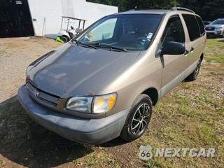 1998 Toyota Sienna LE 114.2" WB