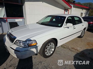 2011 Lincoln Town Car Signature Limited