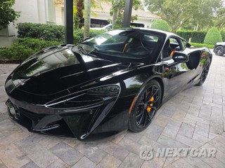 2023 McLaren Artura