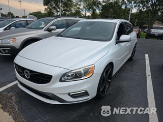2016 Volvo V60 T6 R-Design Platinum