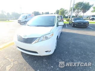 2014 Toyota Sienna XLE 8-Passenger 119.3" WB