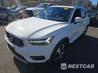 2019 Volvo XC40 T5 Momentum