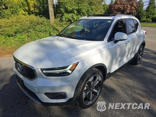 2021 Volvo XC40 T5 Momentum