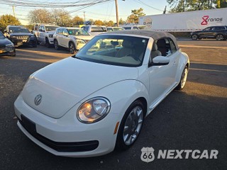 2013 Volkswagen Beetle Convertible 2.5L w/Sound & Navigation