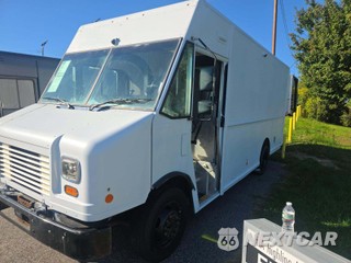 2020 Ford Super Duty F-59 Stripped Chassis DRW