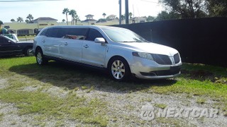 2014 Lincoln MKT w/Limo Pkg