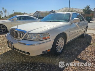 2003 Lincoln Town Car Signature Premium