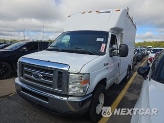 2012 Ford Super Duty E-350 Cutaway