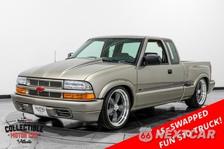 2000 Chevrolet S-10 LS Extended Cab Medium Bed