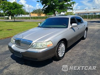 2003 Lincoln Town Car Signature