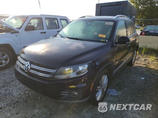 2012 Volkswagen Tiguan SE w/Sunroof & Navigation