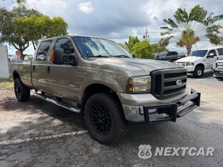 2005 Ford Super Duty F-350 Lariat Crew Cab Medium Bed