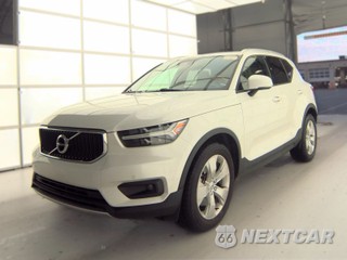 2022 Volvo XC40 T5 Momentum
