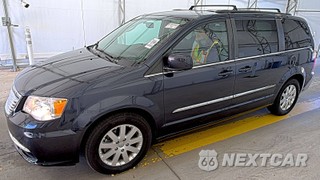 2014 Chrysler Town & Country Touring 121.2" WB