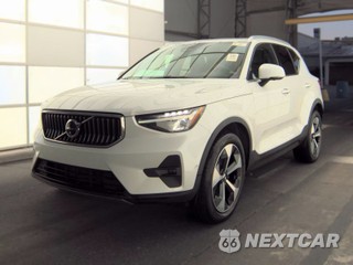 2024 Volvo XC40 B5 Plus Bright Theme